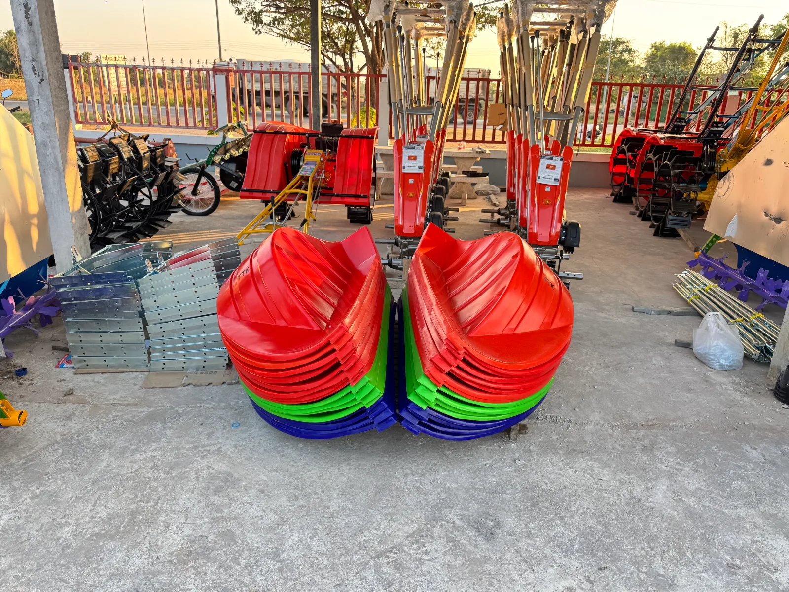 บังโคลนห่อเรือ TTK สำหรับรถไถนาเดินตาม (1 คู่) มีหลายสี