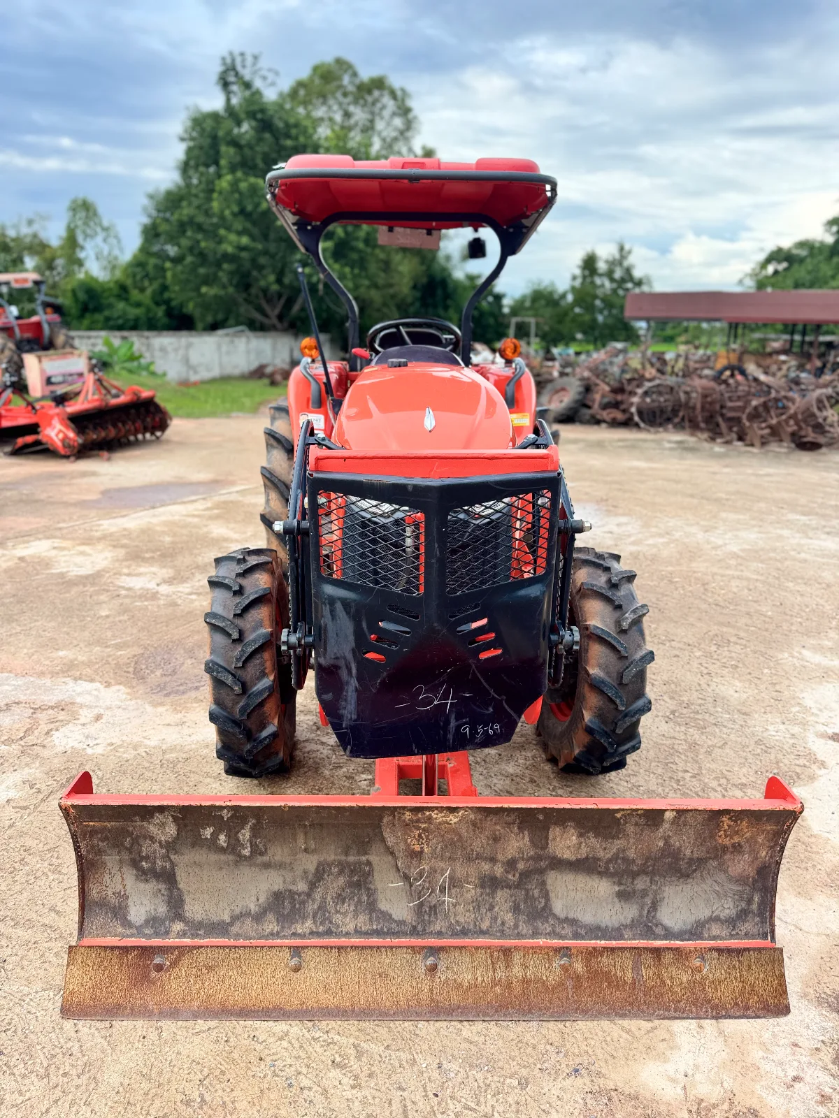 Kubota L4018SP ปี 65 ใช้งาน 863 ชม. พร้อมอุปกรณ์ 3 ชิ้น รูปที่ 6